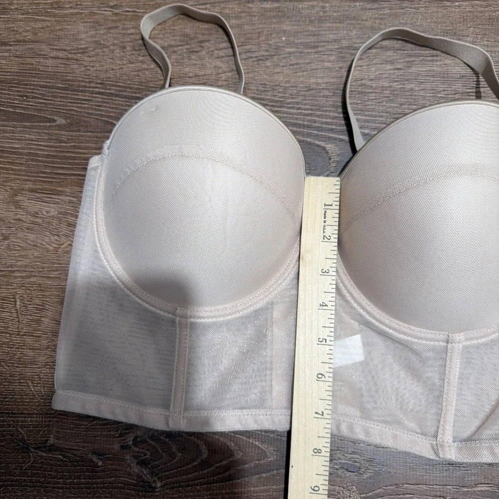 Composition beige bra